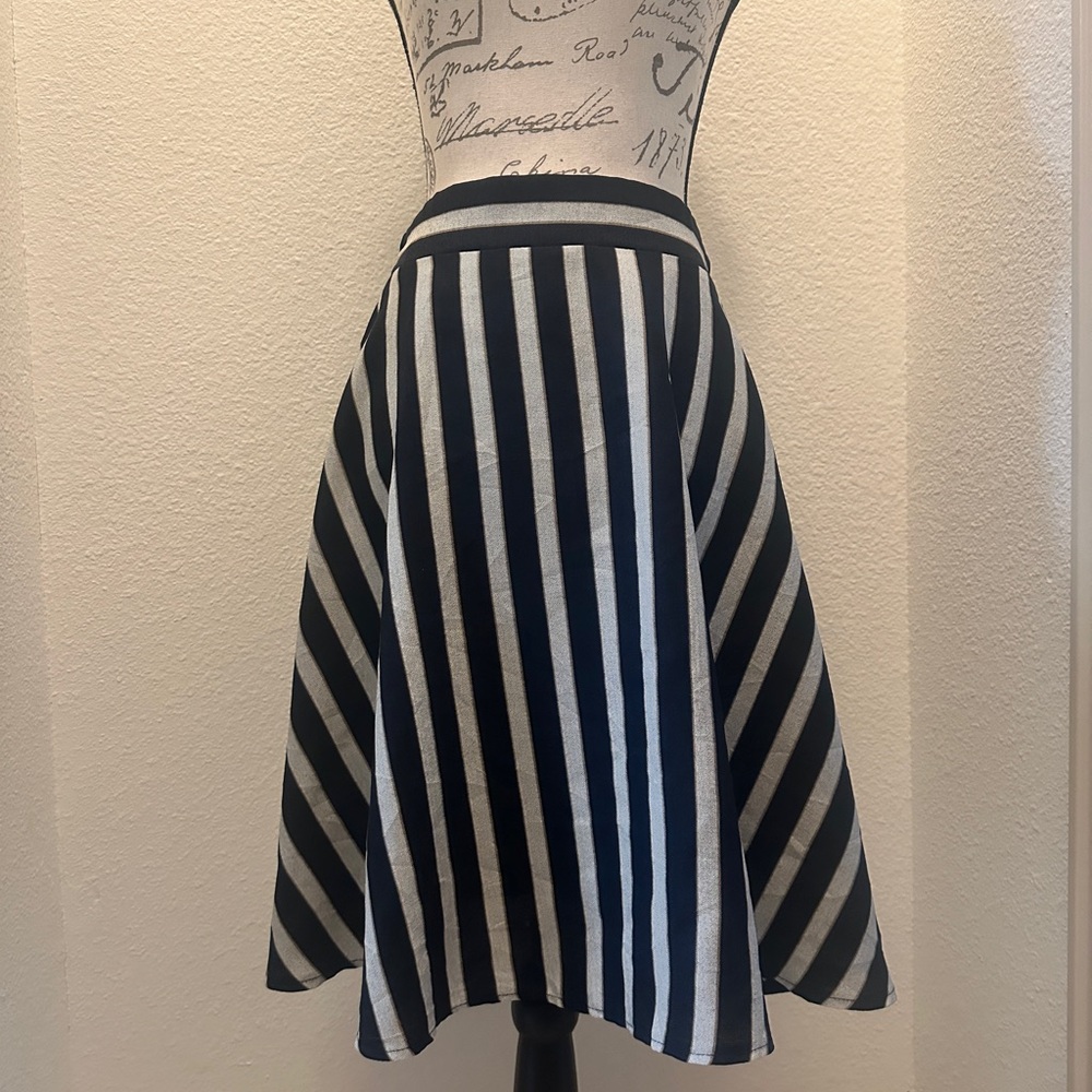 Stripped skirt